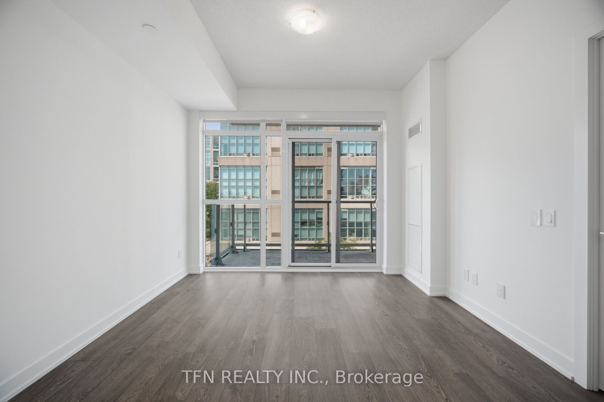 251 Manitoba Street, Toronto, ON M8Y 0C7 photo 5