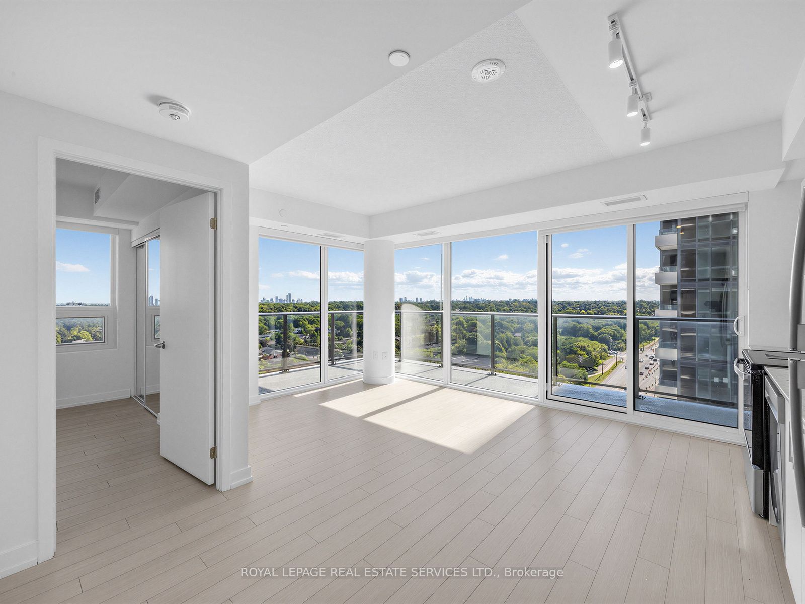 4010 Eglinton Avenue W 1315, Toronto, ON M9A 0G5 photo 4