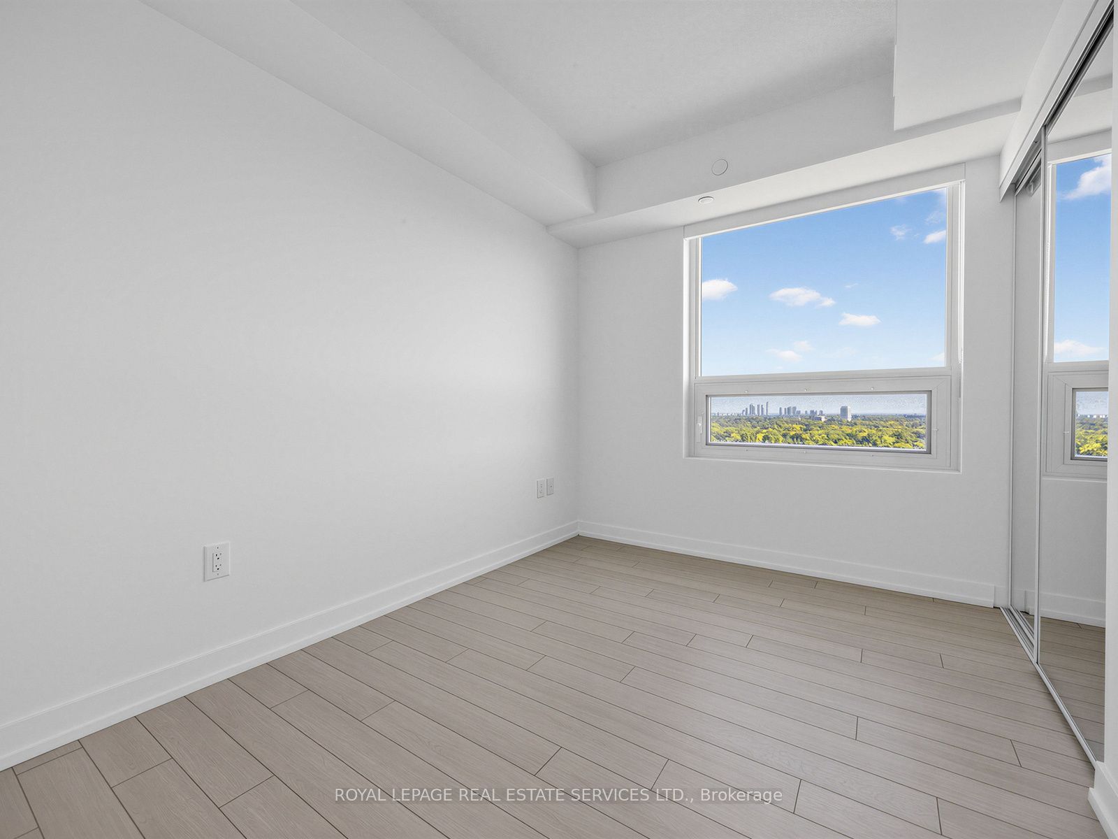 4010 Eglinton Avenue W 1315, Toronto, ON M9A 0G5 photo 5