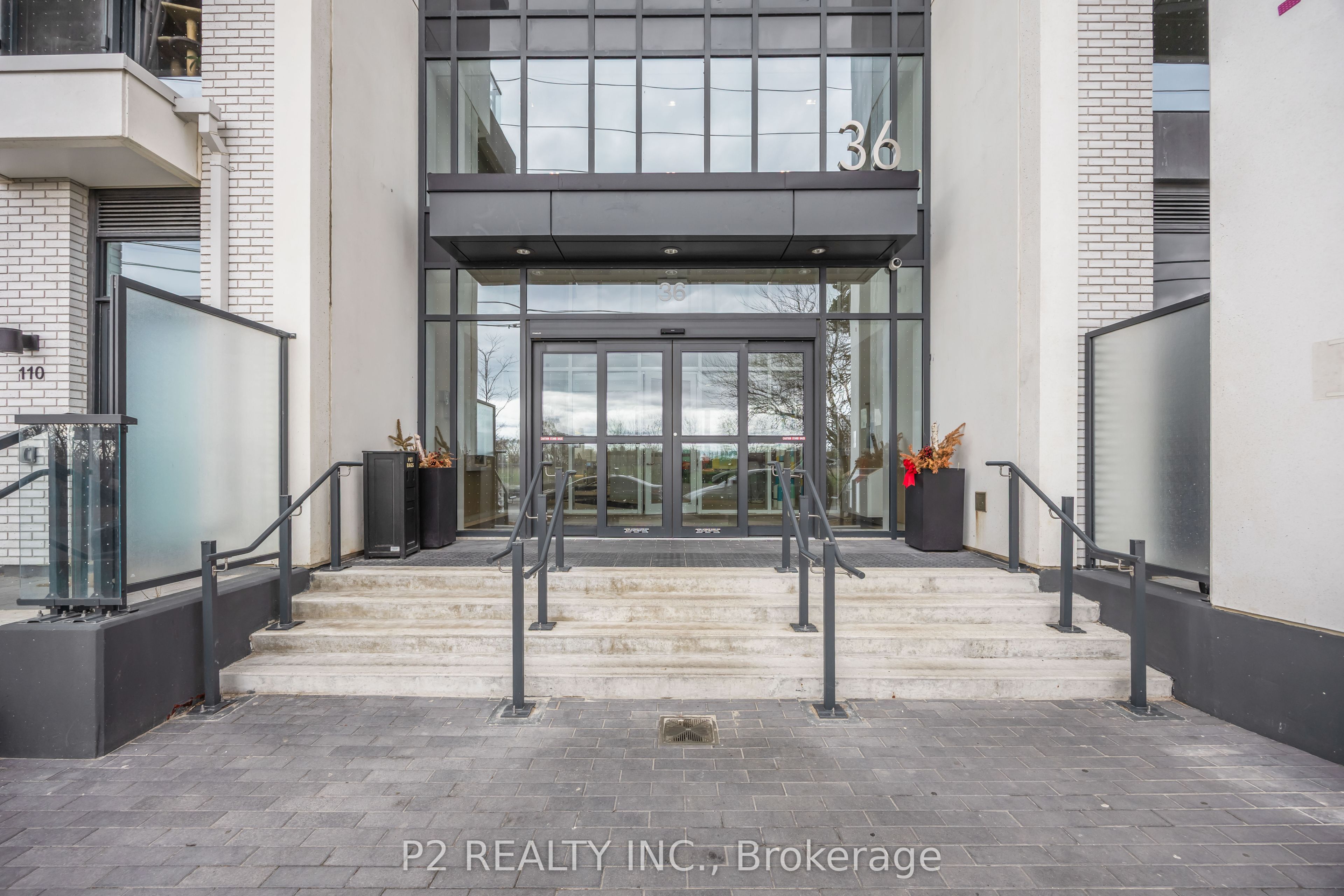 36 Zorra Street 3506, Toronto, ON M8Z 0G5 photo 2