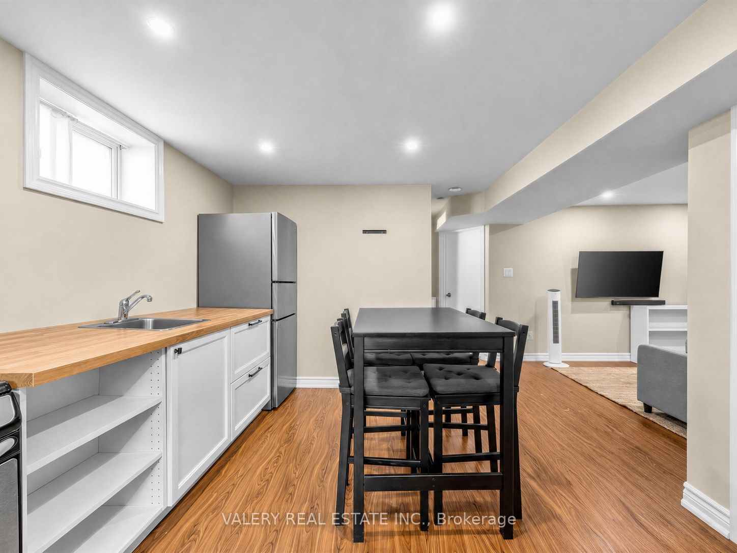 12 Arkley Crescent Lower #2, Toronto, ON M9R 3S3 photo 4