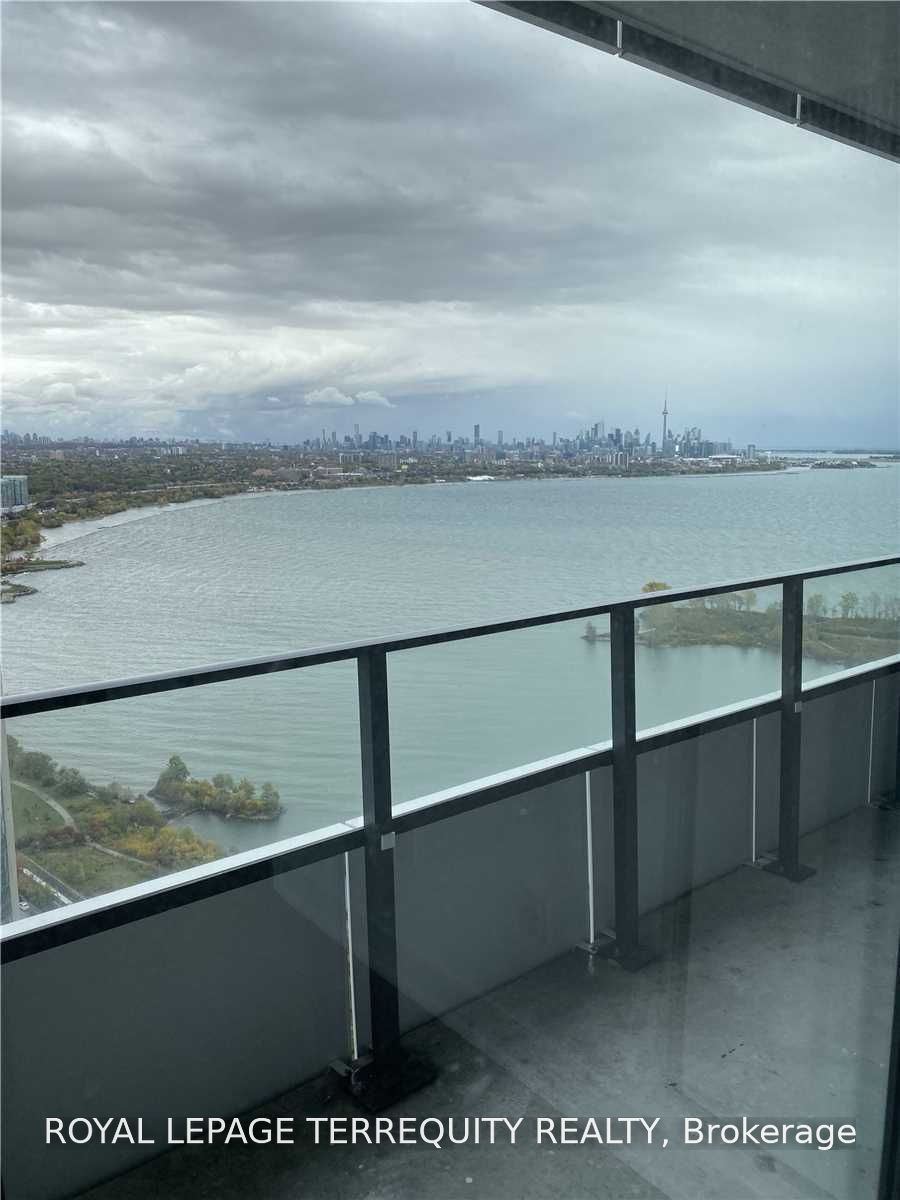 20 Shore Breeze Drive 3904, Toronto, ON M8V 0C7