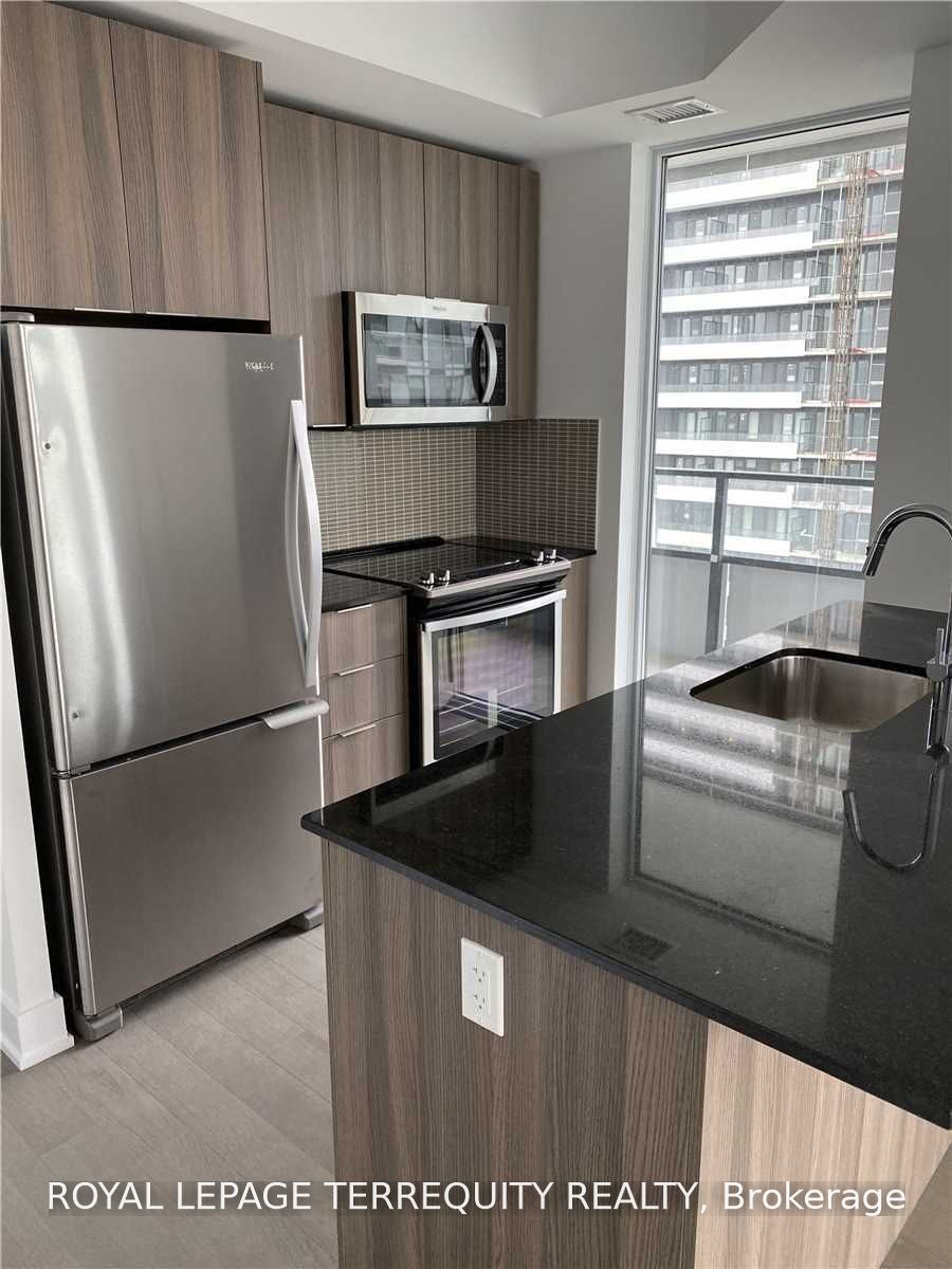 20 Shore Breeze Drive 3904, Toronto, ON M8V 0C7 photo 3