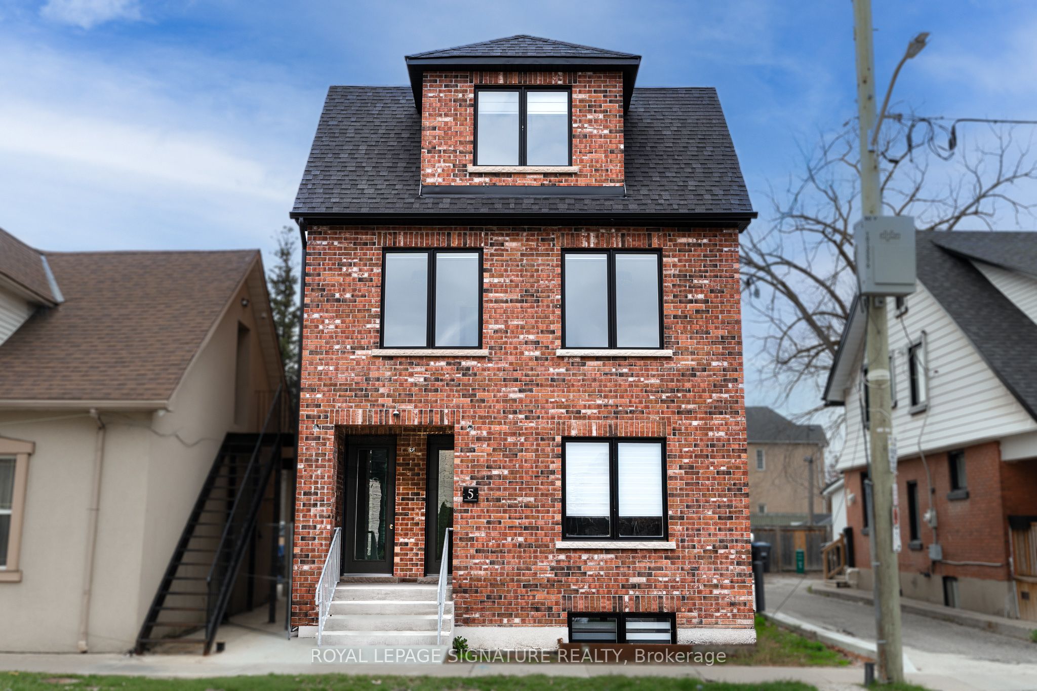 5 Mill Street N #3, Brampton, ON L6X 1S5