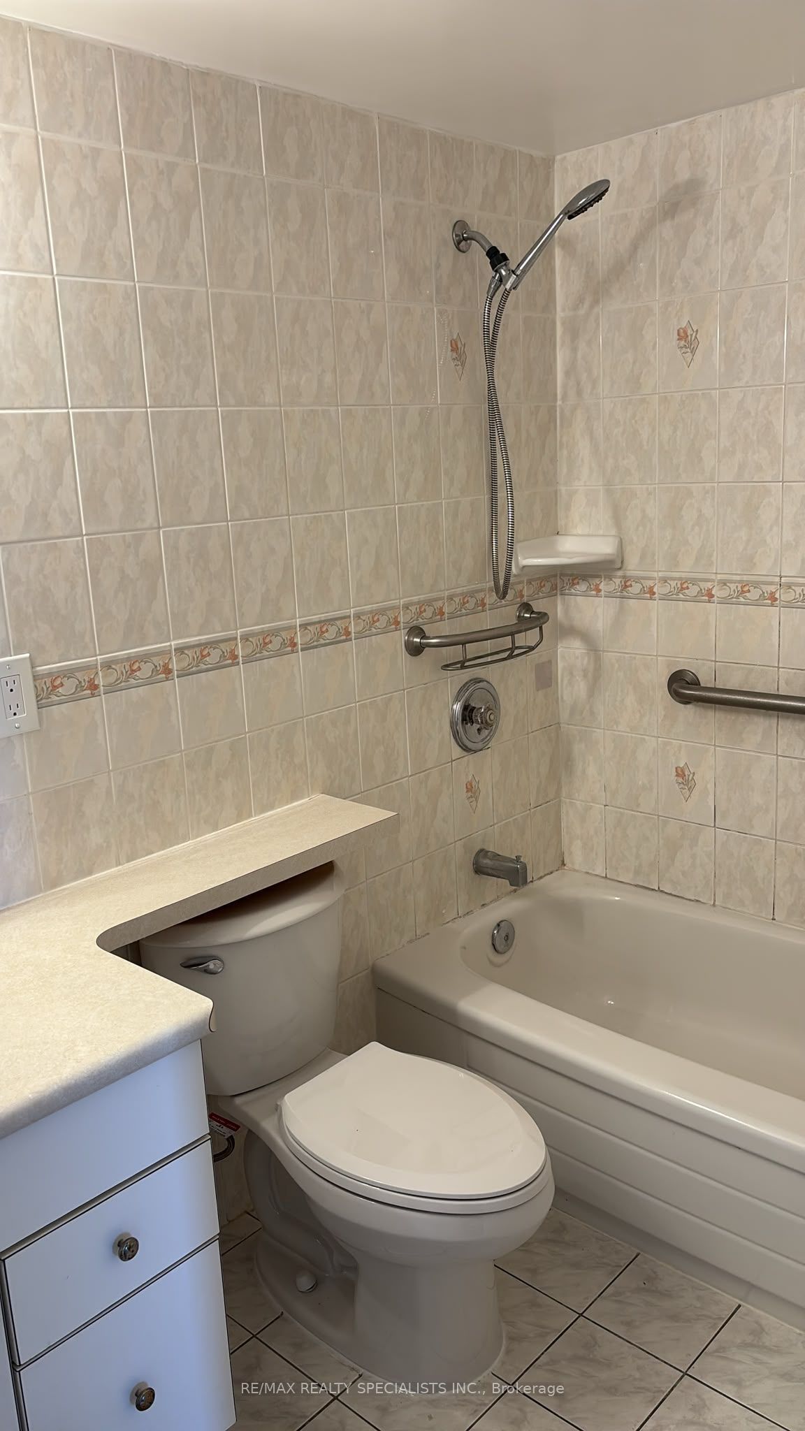 85 Emmett Avenue 1810, Toronto, ON M6M 5A2 photo 4