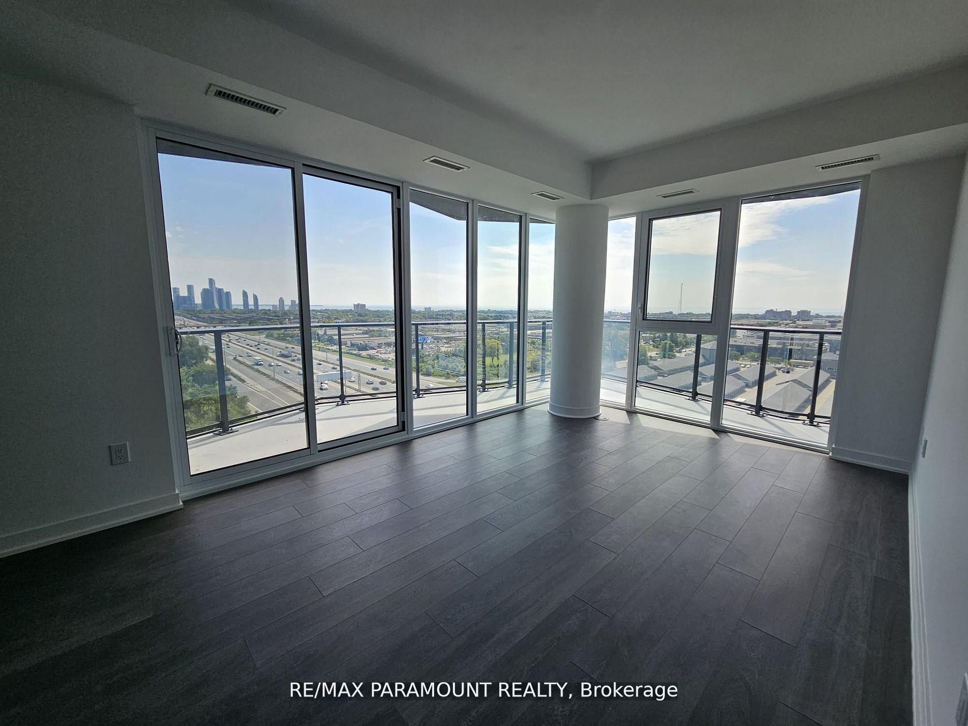 36 Zorra Street 1008, Toronto, ON M8Z 4Z7 photo 5