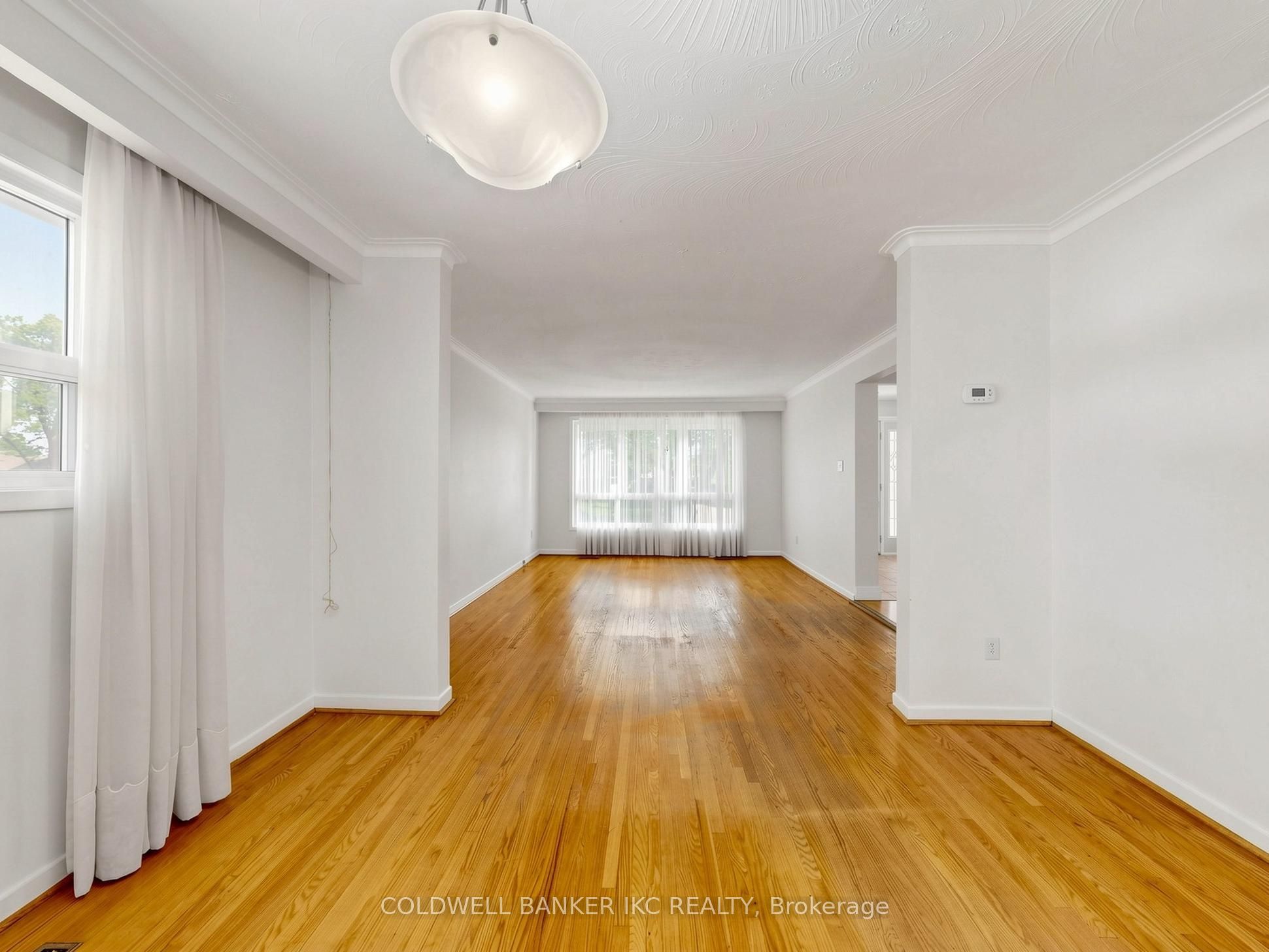 2220 Springfield Court, Mississauga, ON L5K 1V2 photo 5
