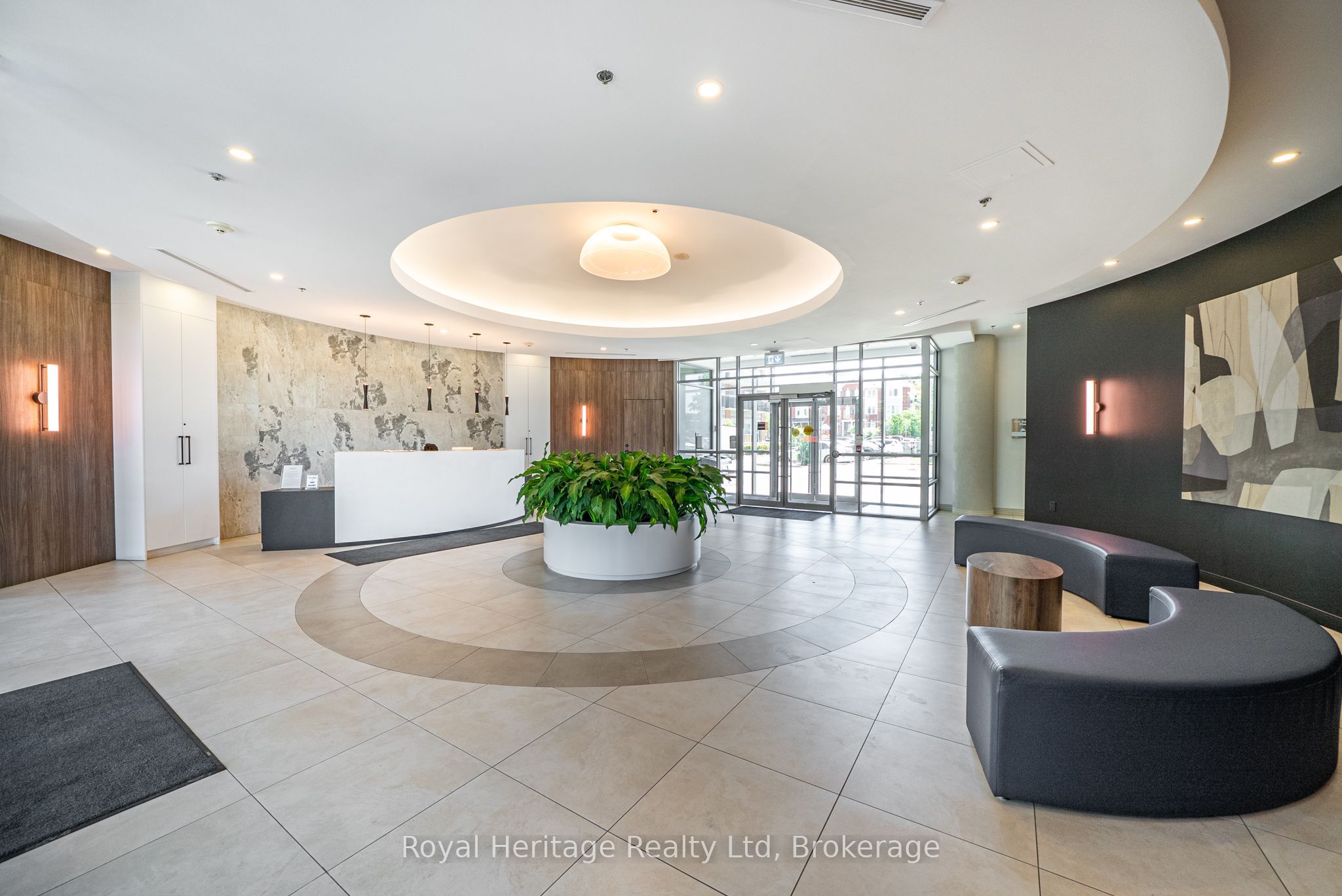 215 Queen Street E 1602, Brampton, ON L6W 0A9 photo 3
