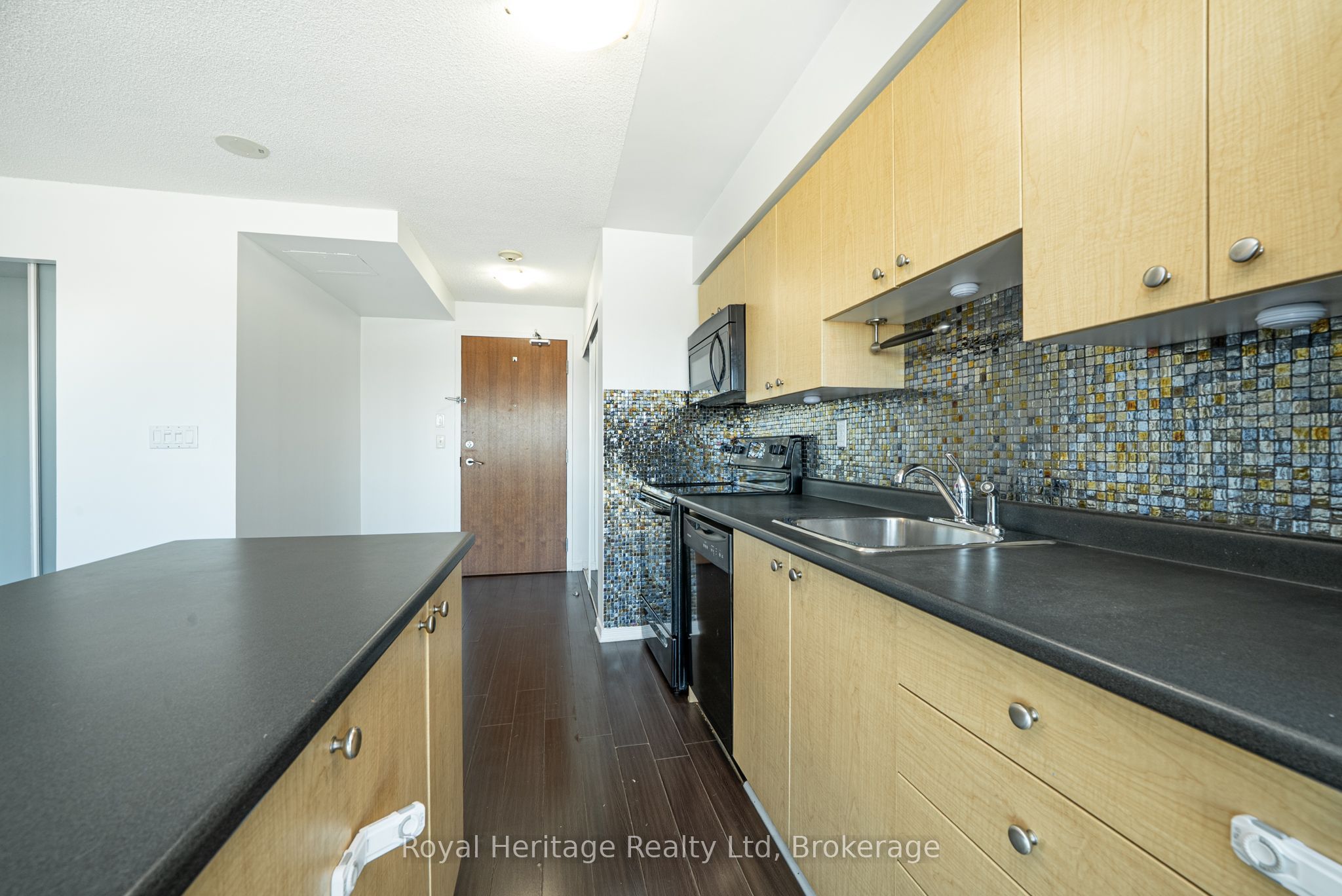 215 Queen Street E 1602, Brampton, ON L6W 0A9 photo 5