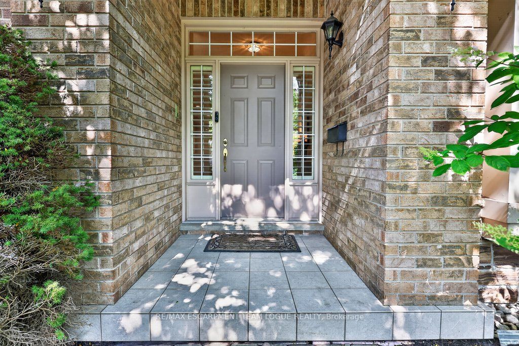 1092 CROFTON Way, Burlington, ON L7P 4W8 photo 4