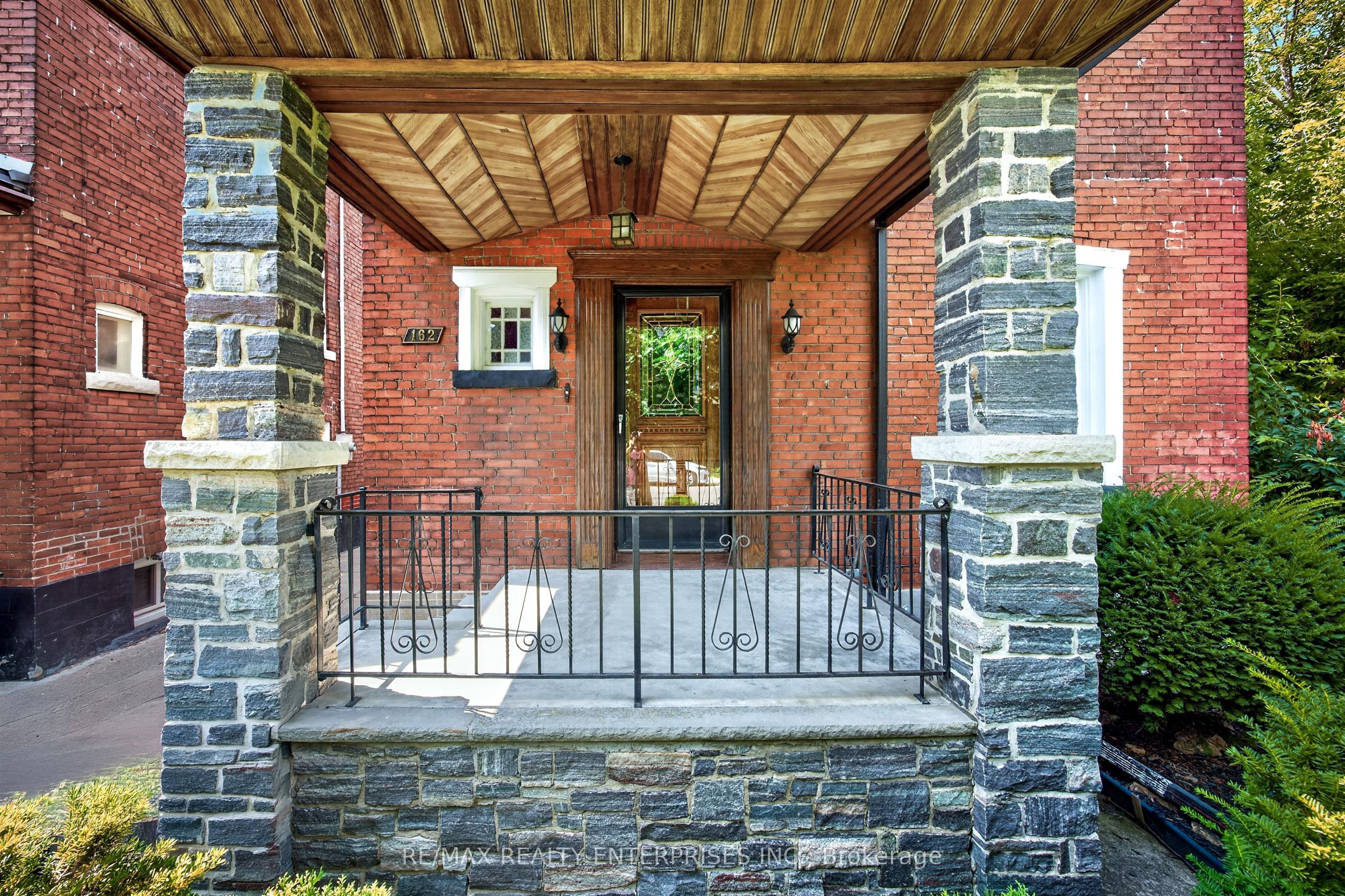 162 Mavety Street, Toronto, ON M6P 2L9 photo 4