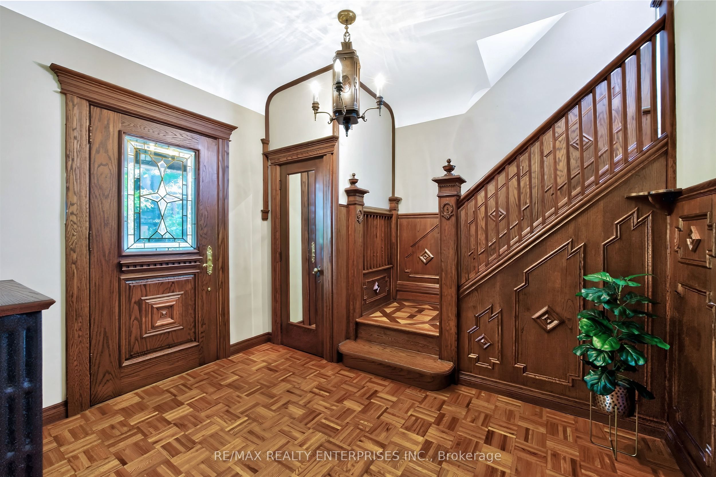 162 Mavety Street, Toronto, ON M6P 2L9 photo 5