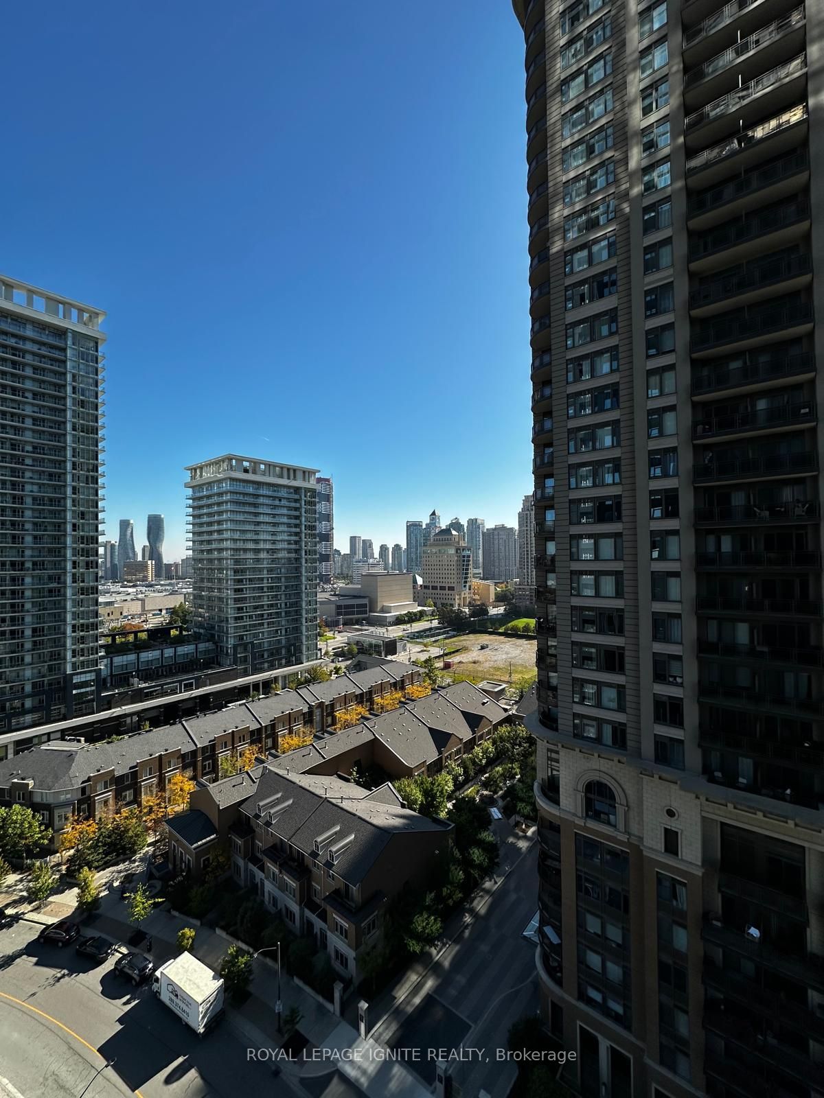 395 Square One Drive 1307, Mississauga, ON L5B 0P6