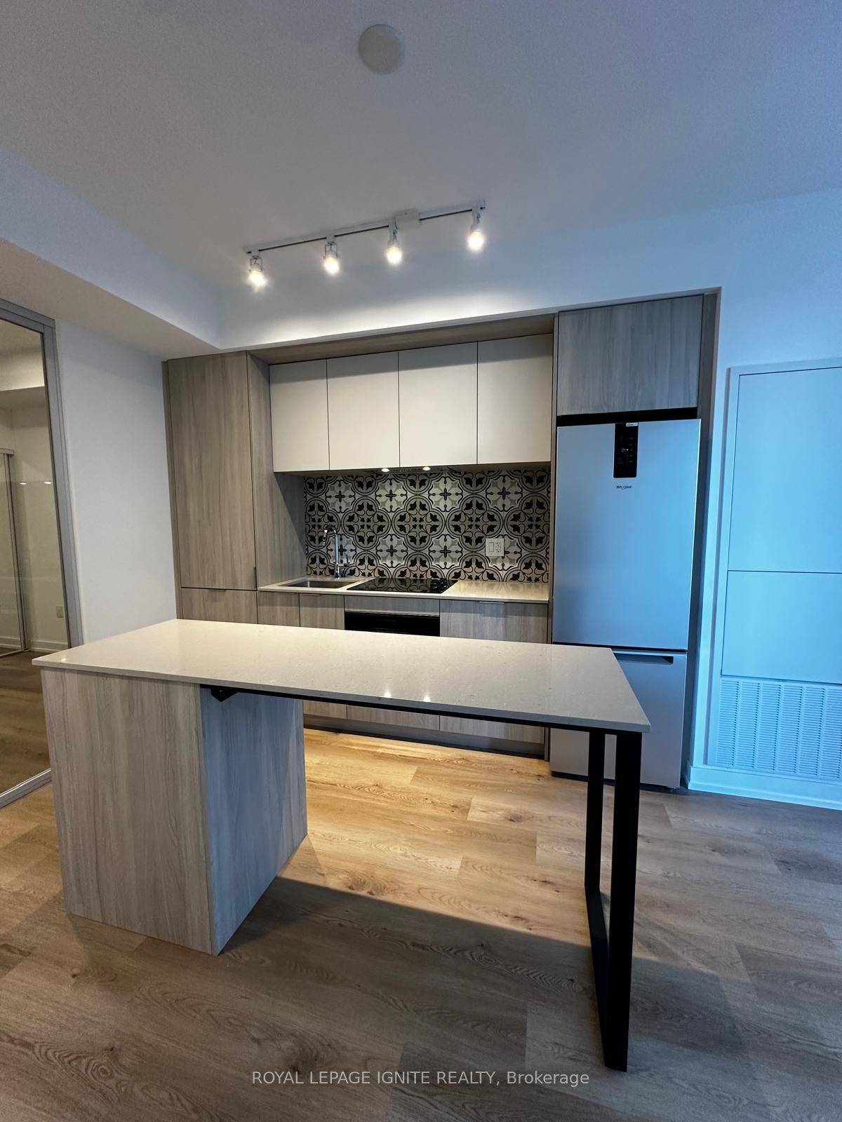 395 Square One Drive 1307, Mississauga, ON L5B 0P6 photo 3