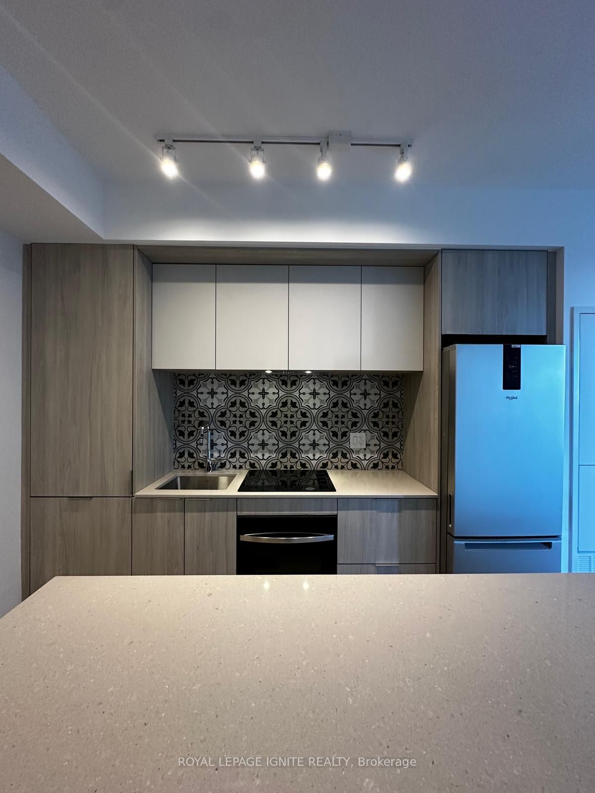 395 Square One Drive 1307, Mississauga, ON L5B 0P6 photo 4