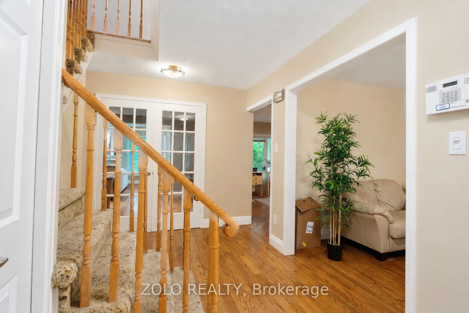 4084 Rolling Valley Drive, Mississauga, ON L5L 2K8 photo 2