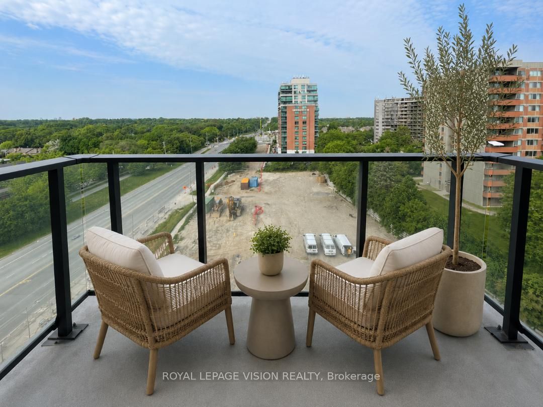 4010 Eglinton Avenue W 811, Toronto, ON M9A 0G5 photo 4