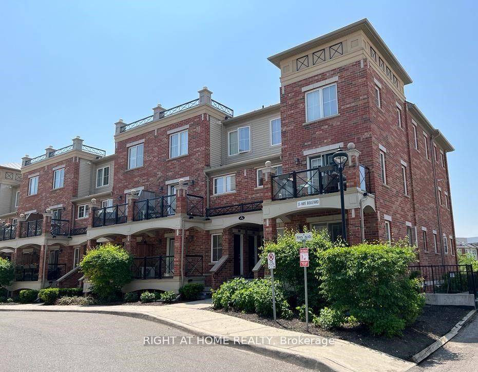 35 Hays Boulevard 10, Oakville, ON L6H 0J1