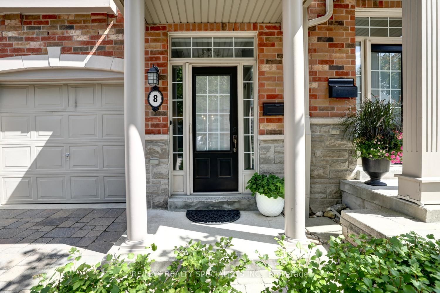2401 Fifth Line W 8, Mississauga, ON L5K 1V9 photo 2