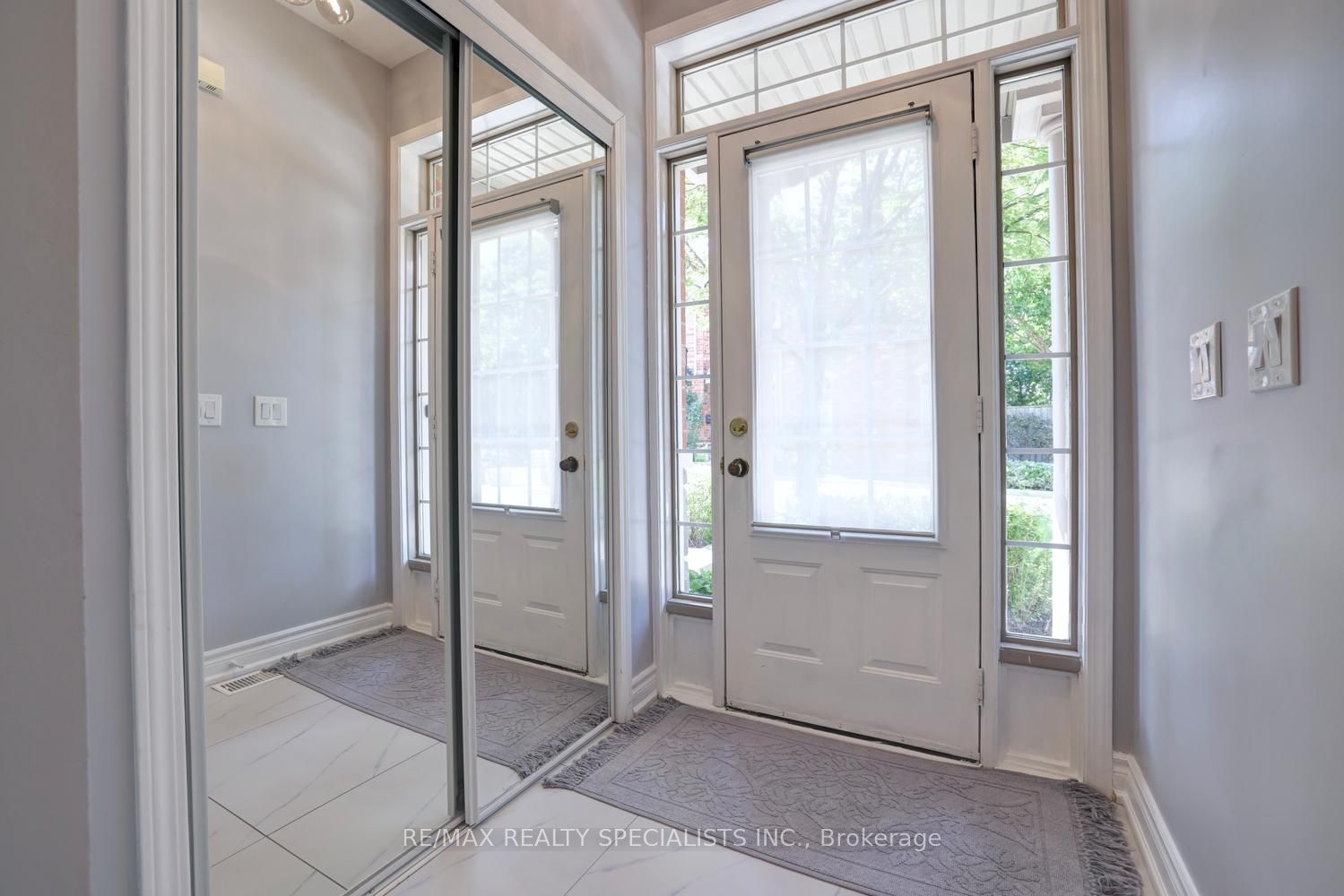 2401 Fifth Line W 8, Mississauga, ON L5K 1V9 photo 3