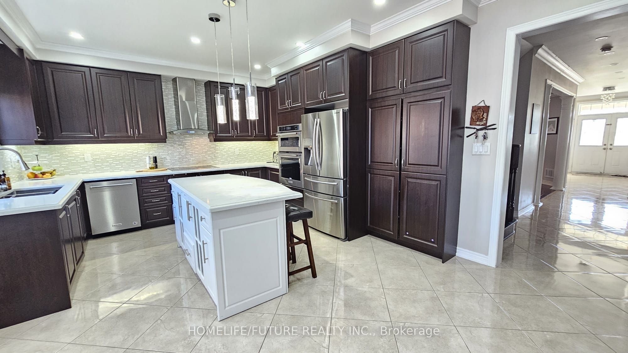77 Martin Byrne Drive Main & 2nd, Brampton, ON L6P 4C7 photo 2