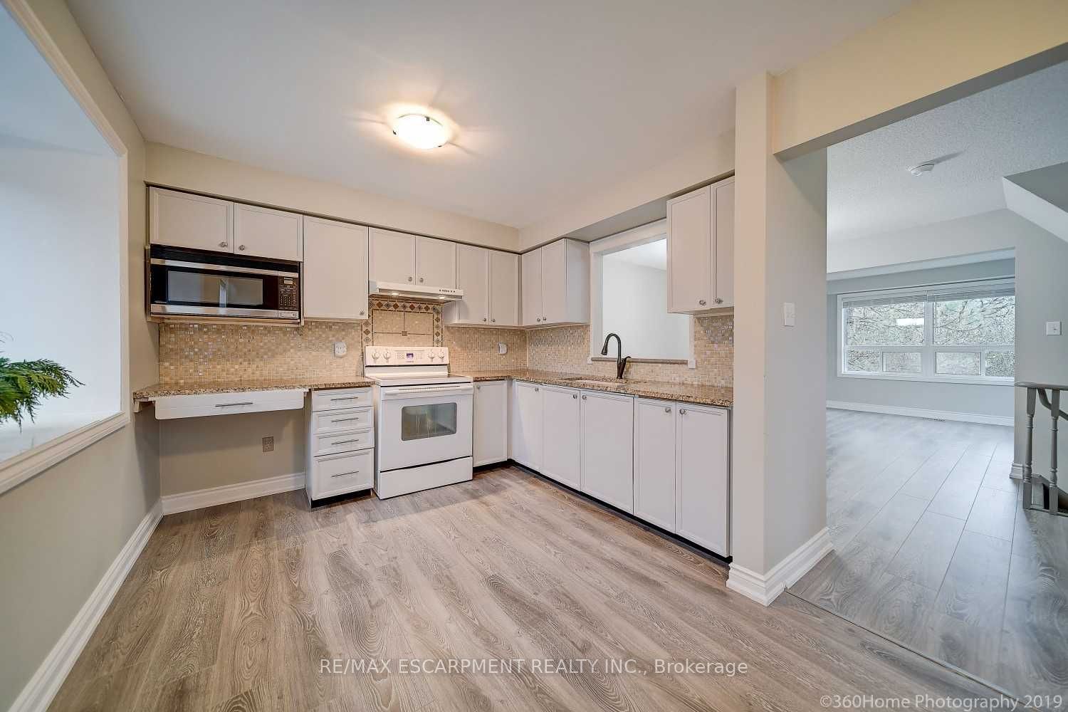 2300 Brays Lane 19, Oakville, ON L6M 3J9 photo 3