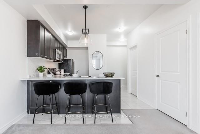 277 Gatwick Drive 301, Oakville, ON L6H 7K3 photo 4