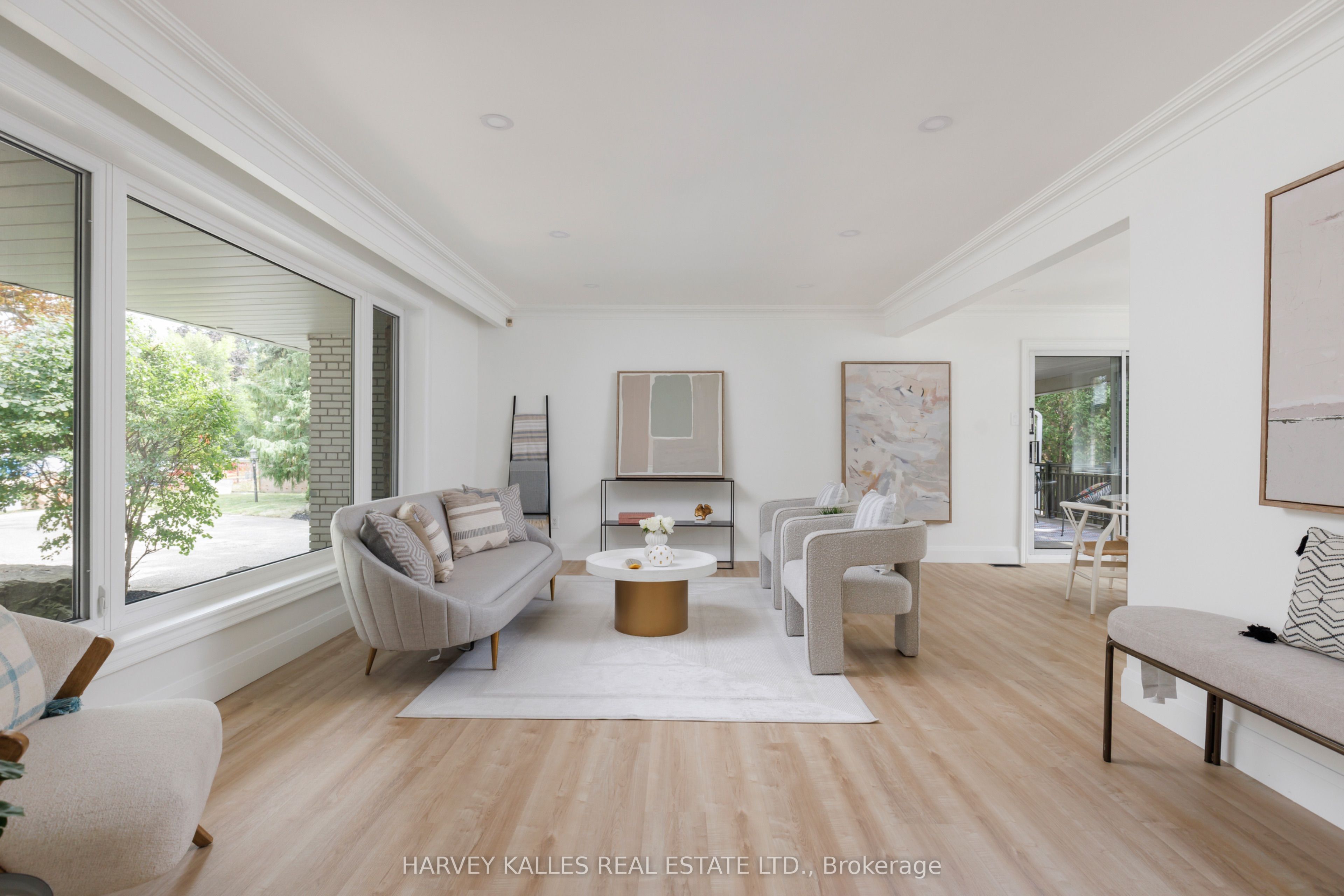 215 Edenbridge Drive, Toronto, ON M9A 3G9 photo 5