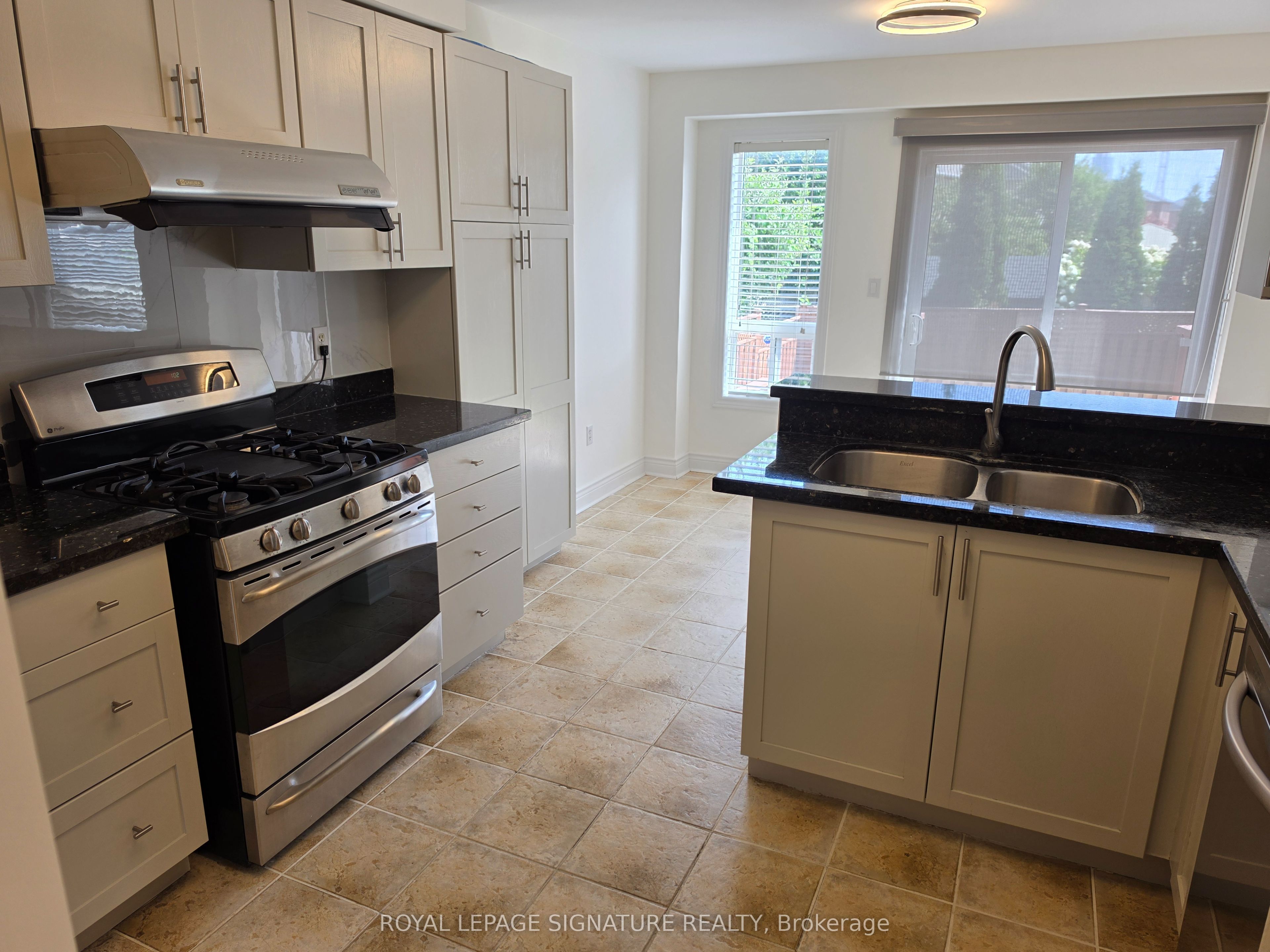 794 White Clover Way, Mississauga, ON L5V 3B8 photo 5