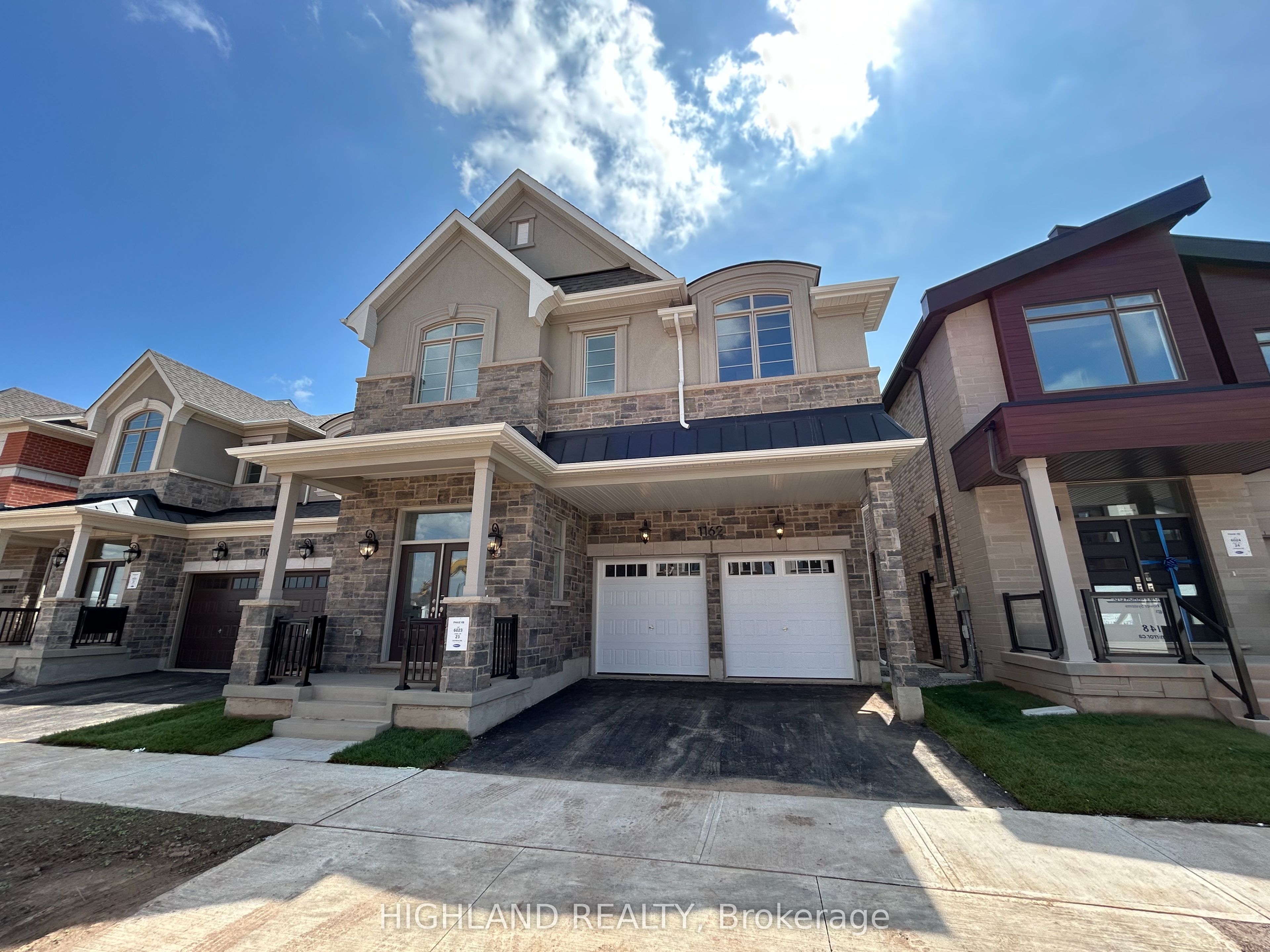 1162 Maverick Way, Oakville, ON L6H 8A9