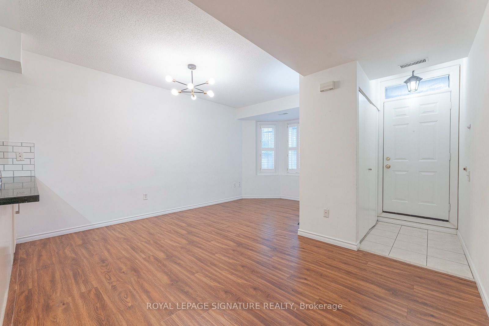 760 Lawrence Avenue W 216, Toronto, ON M6A 3E7 photo 2