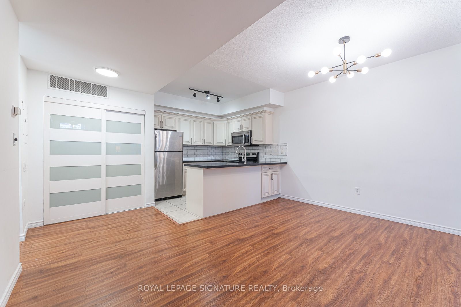 760 Lawrence Avenue W 216, Toronto, ON M6A 3E7 photo 5