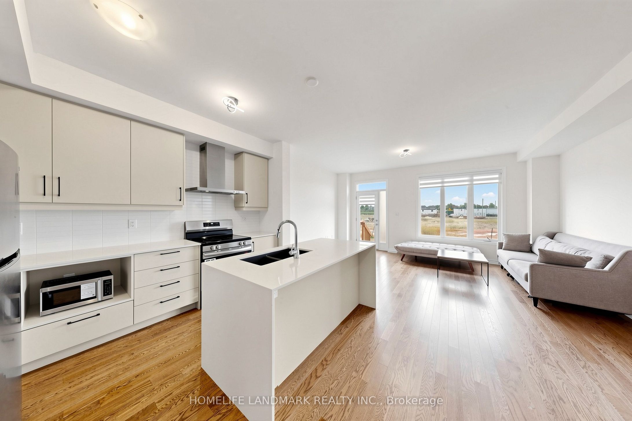 1138 Tanbark Avenue, Oakville, ON L6H 8C4 photo 3