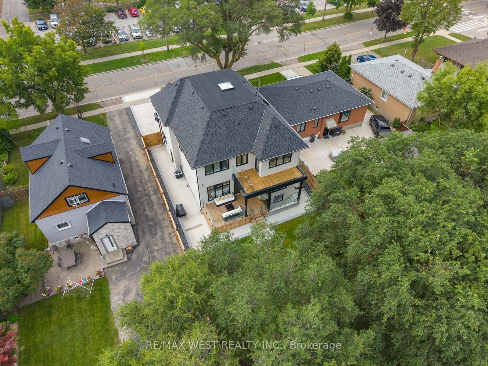 46 Golfdown Drive, Toronto, ON M9W 2H7 photo 3