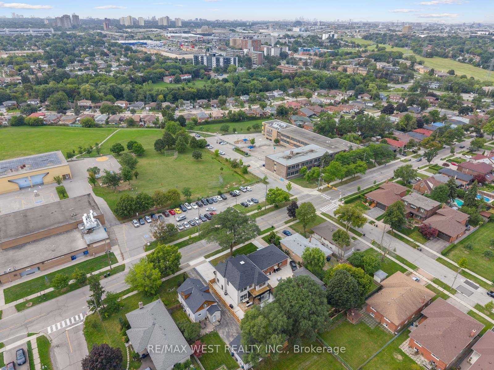 46 Golfdown Drive, Toronto, ON M9W 2H7 photo 4