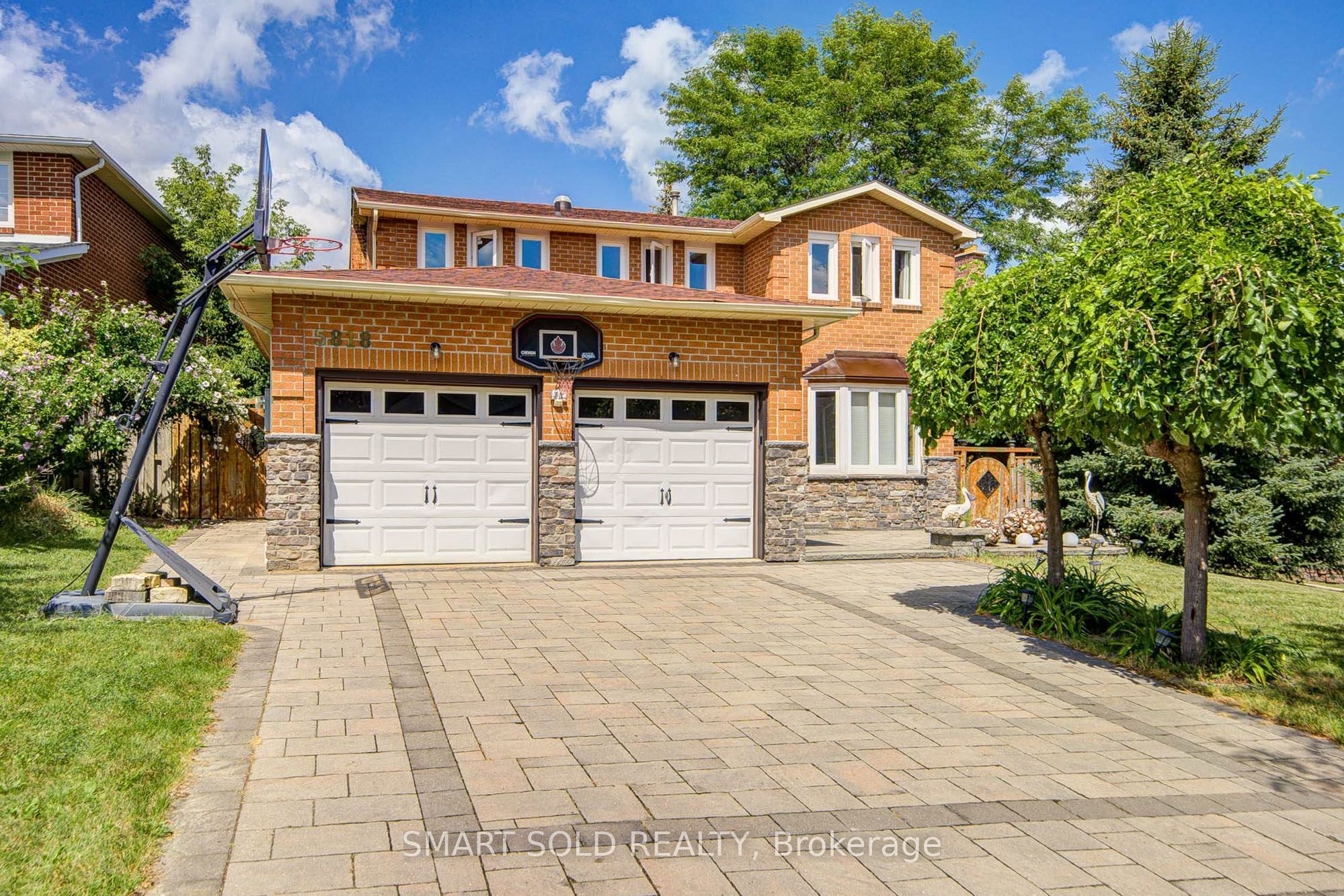 5818 Turney Drive, Mississauga, ON L5M 2R8