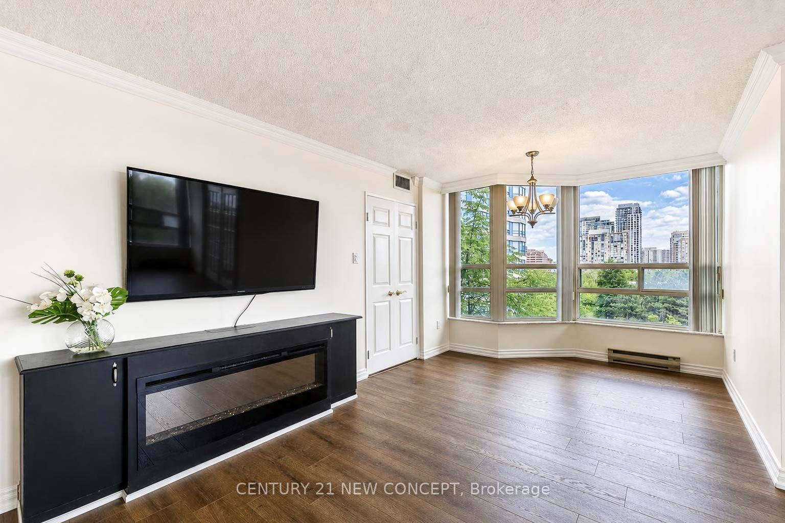 250 Webb Drive 604, Mississauga, ON L5B 3Z4 photo 4