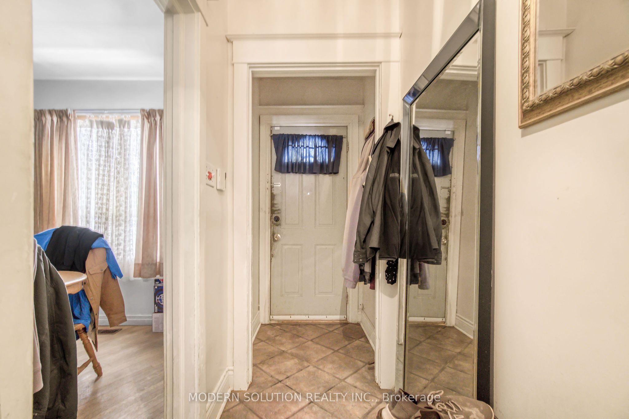 2 Rockwell Avenue, Toronto, ON M6N 1N3 photo 4