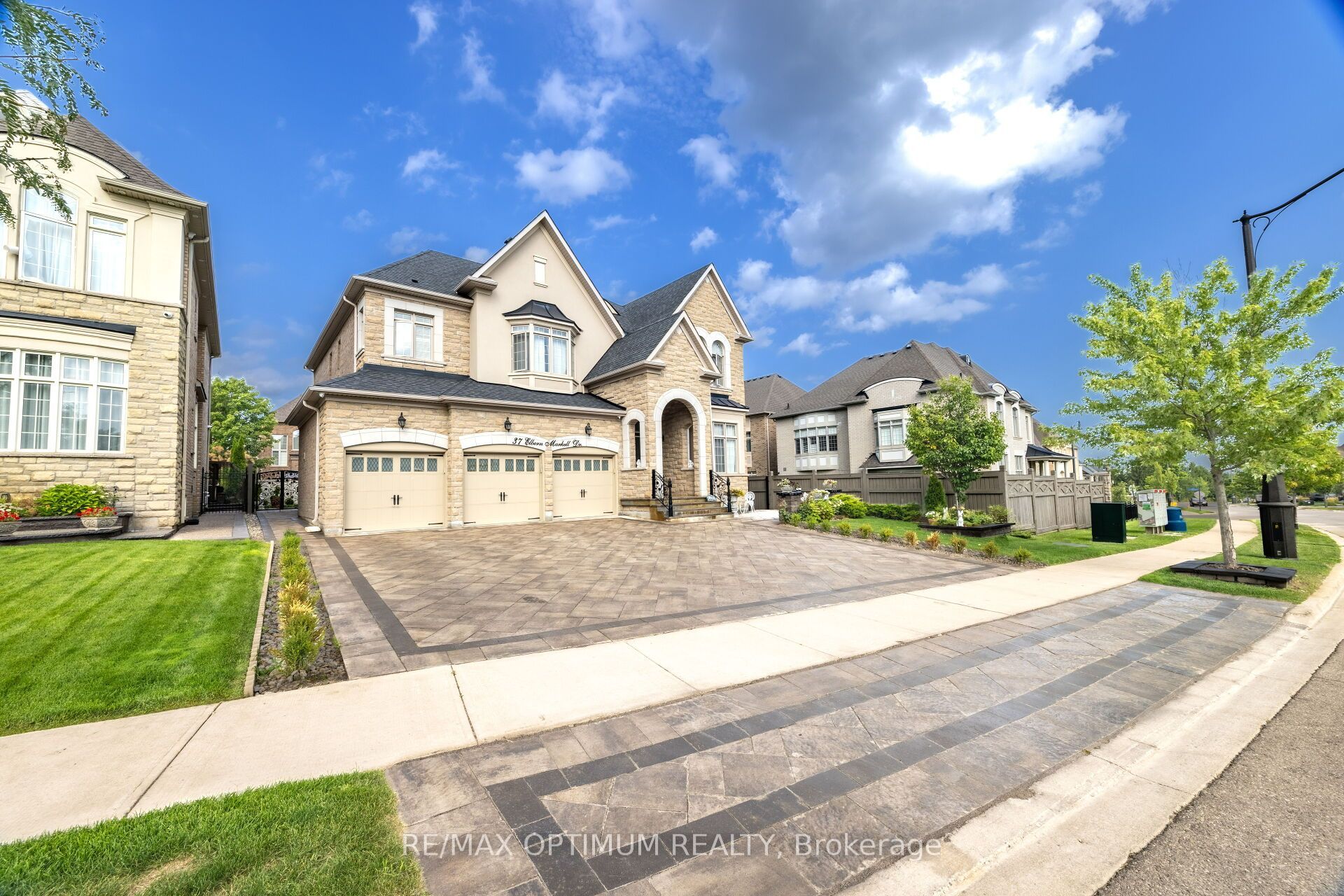 37 Elbern Markell Drive, Brampton, ON L6X 2X6 photo 3