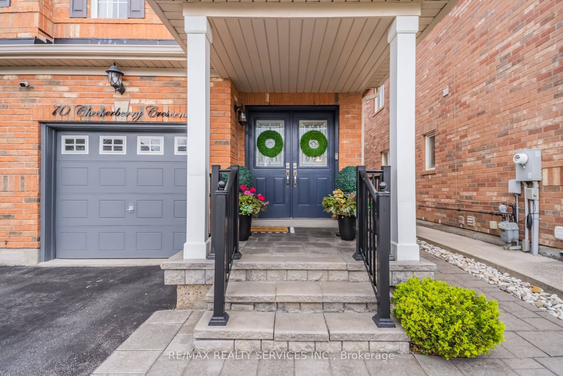 70 Checkerberry Crescent, Brampton, ON L6R 3P8 photo 2