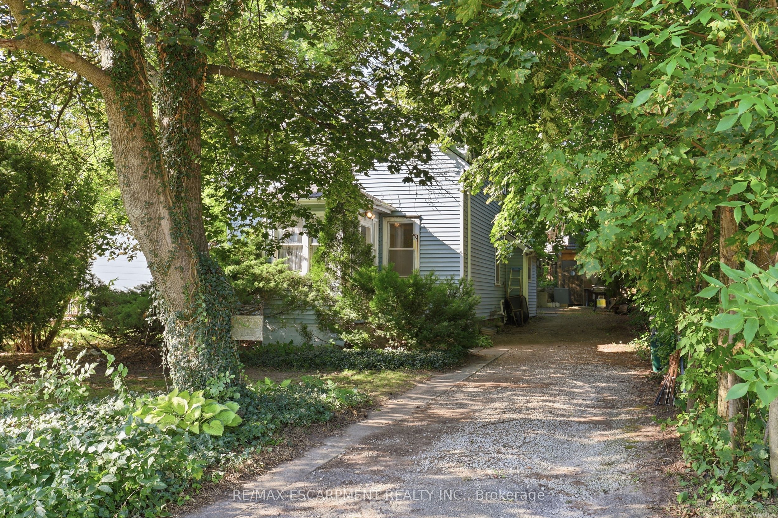 152 Commercial Street, Milton, ON L9T 2J2