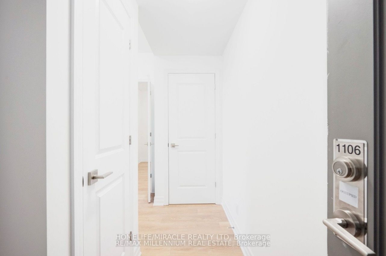 30 Elm Drive 1106, Mississauga, ON L5B 3Y7 photo 2