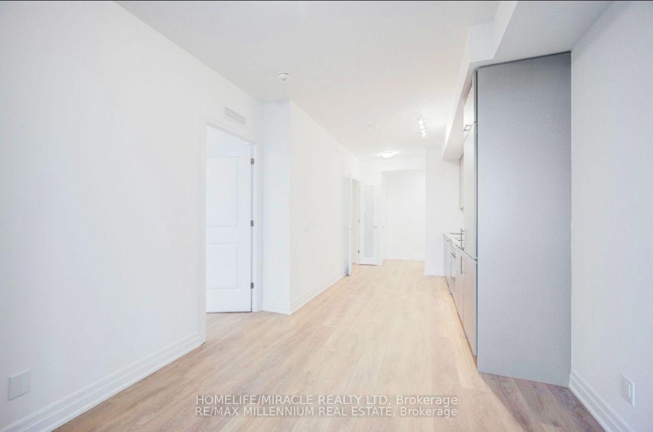 30 Elm Drive 1106, Mississauga, ON L5B 3Y7 photo 5