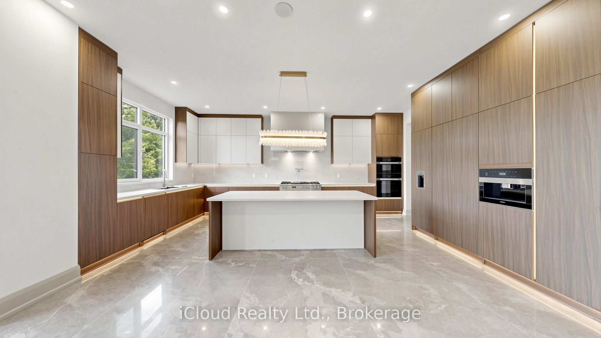 2539 Rugby Road, Mississauga, ON L5B 1T1 photo 2