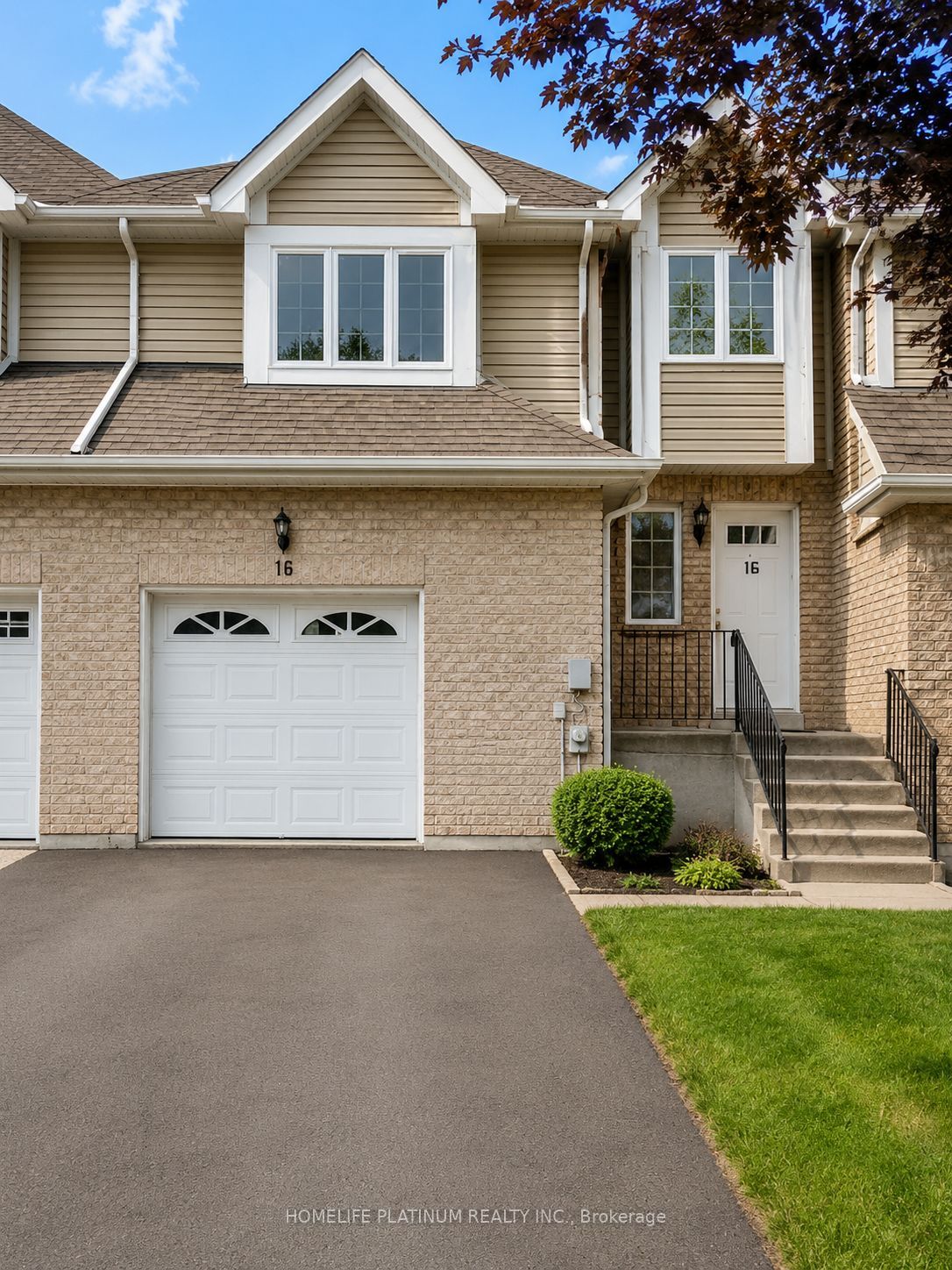 16 Langdale Crescent, Brampton, ON L6Y 4S2