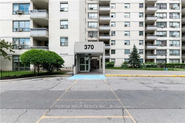 370 Dixon Road 102, Toronto, ON M9R 1T2 photo 4
