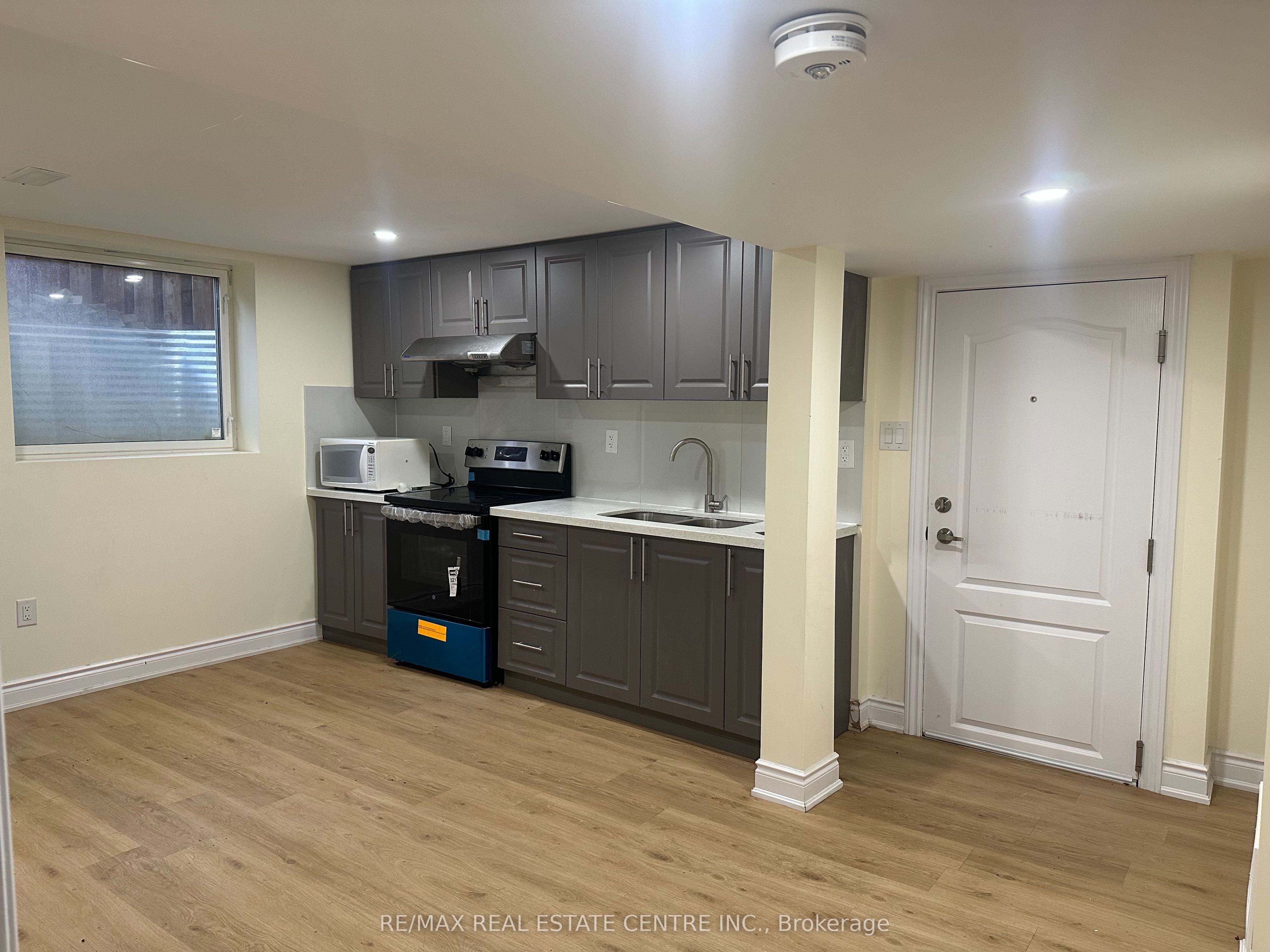 31 Haslemere Avenue, Brampton, ON L6W 2X3