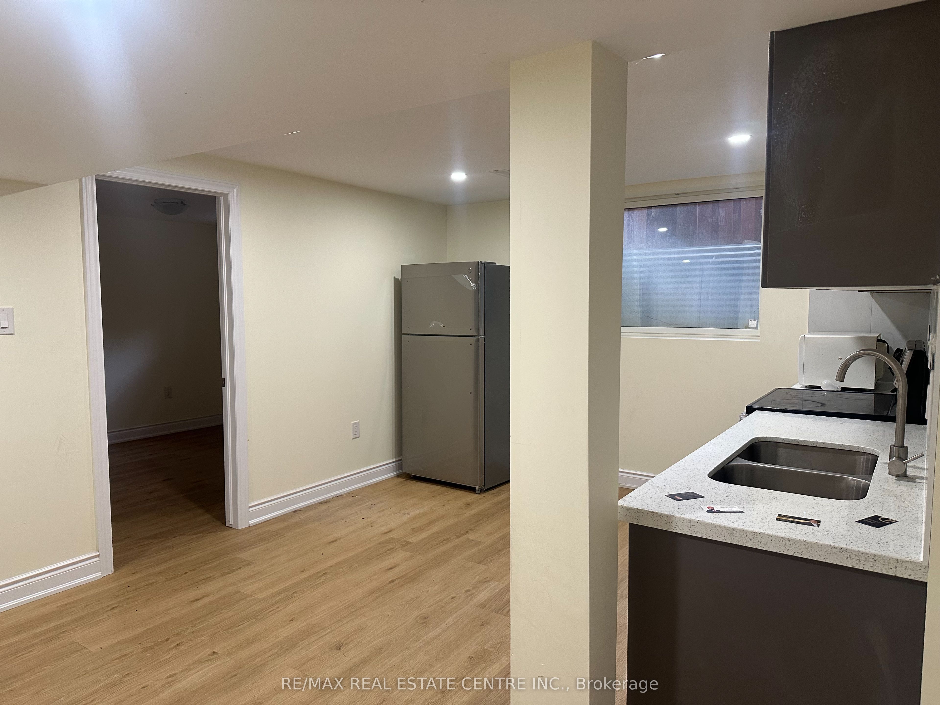 31 Haslemere Avenue, Brampton, ON L6W 2X3 photo 2