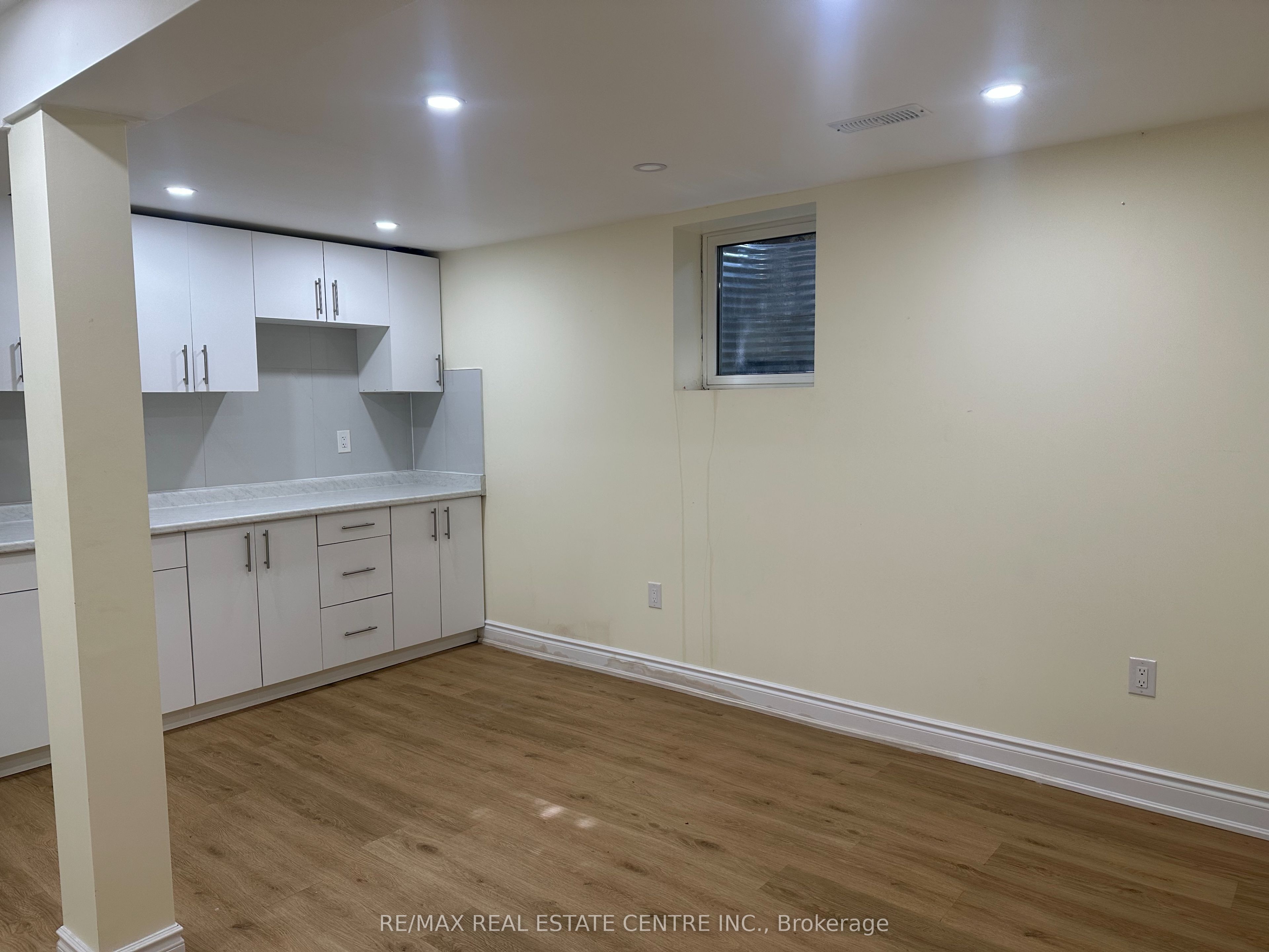 31 Haslemere Avenue, Brampton, ON L6W 2X3 photo 3