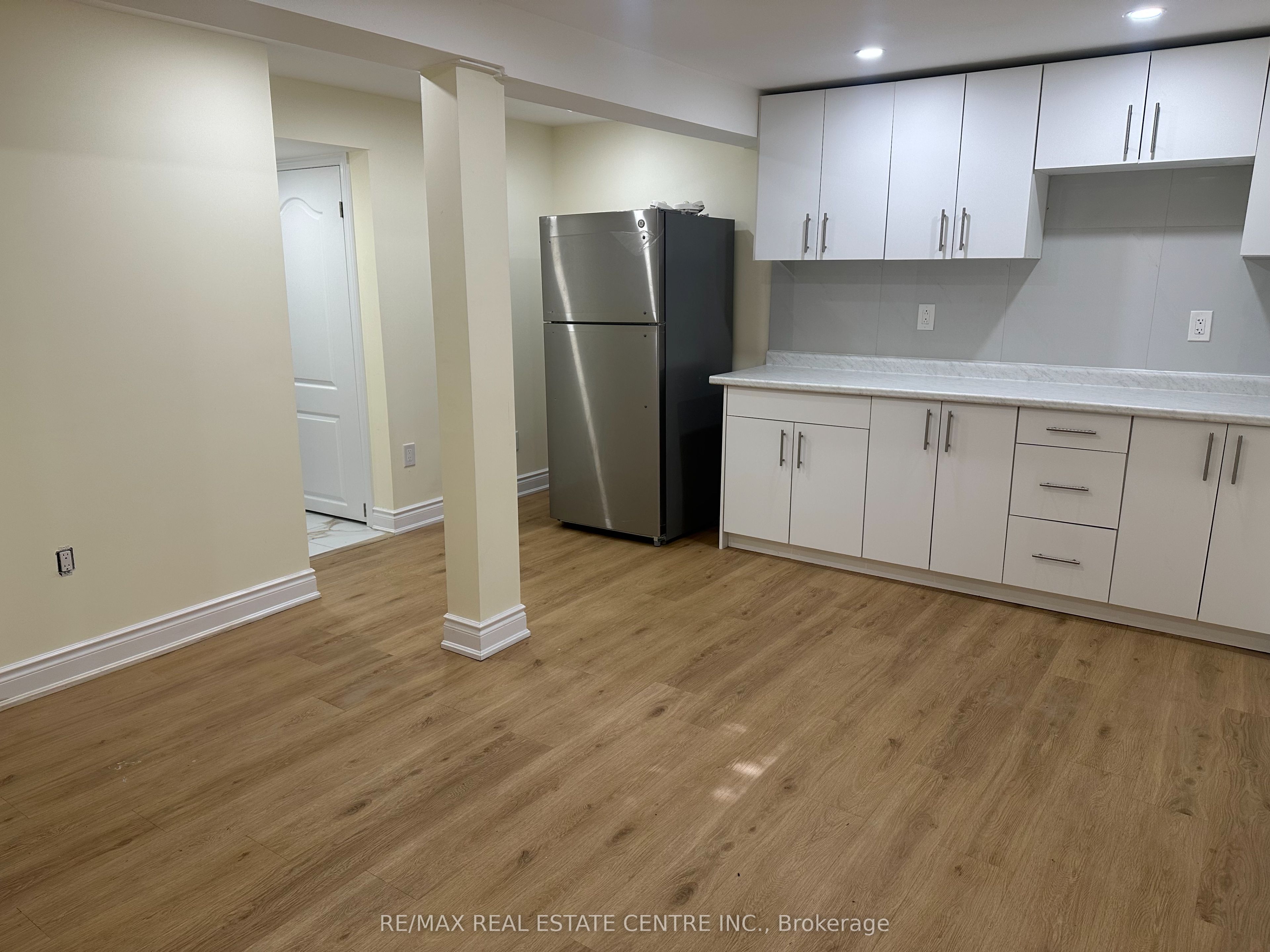 31 Haslemere Avenue, Brampton, ON L6W 2X3 photo 4